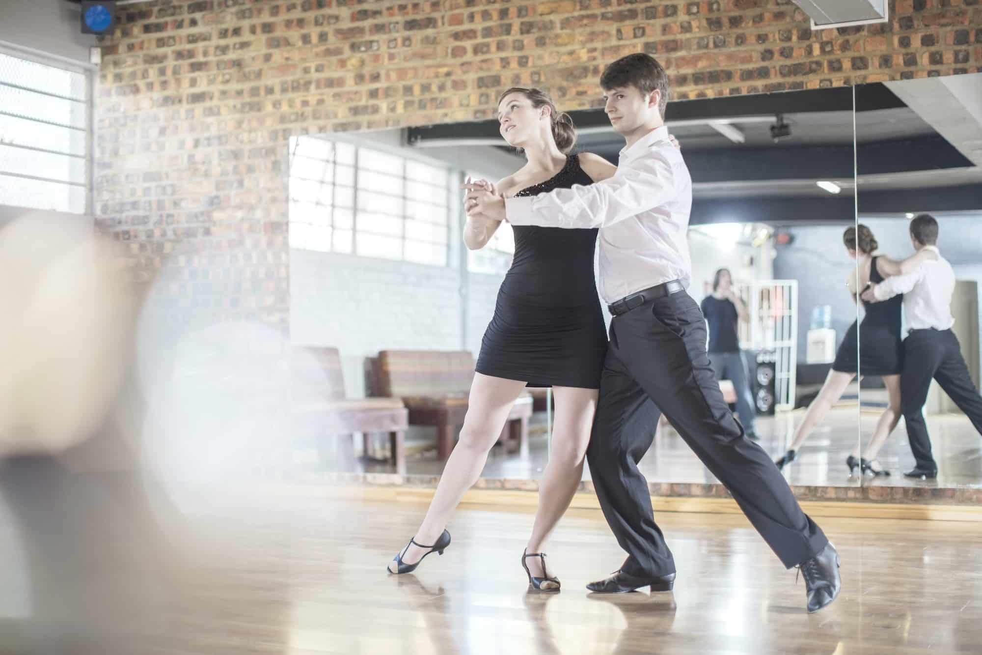 Couple dancing salsa studio voiron